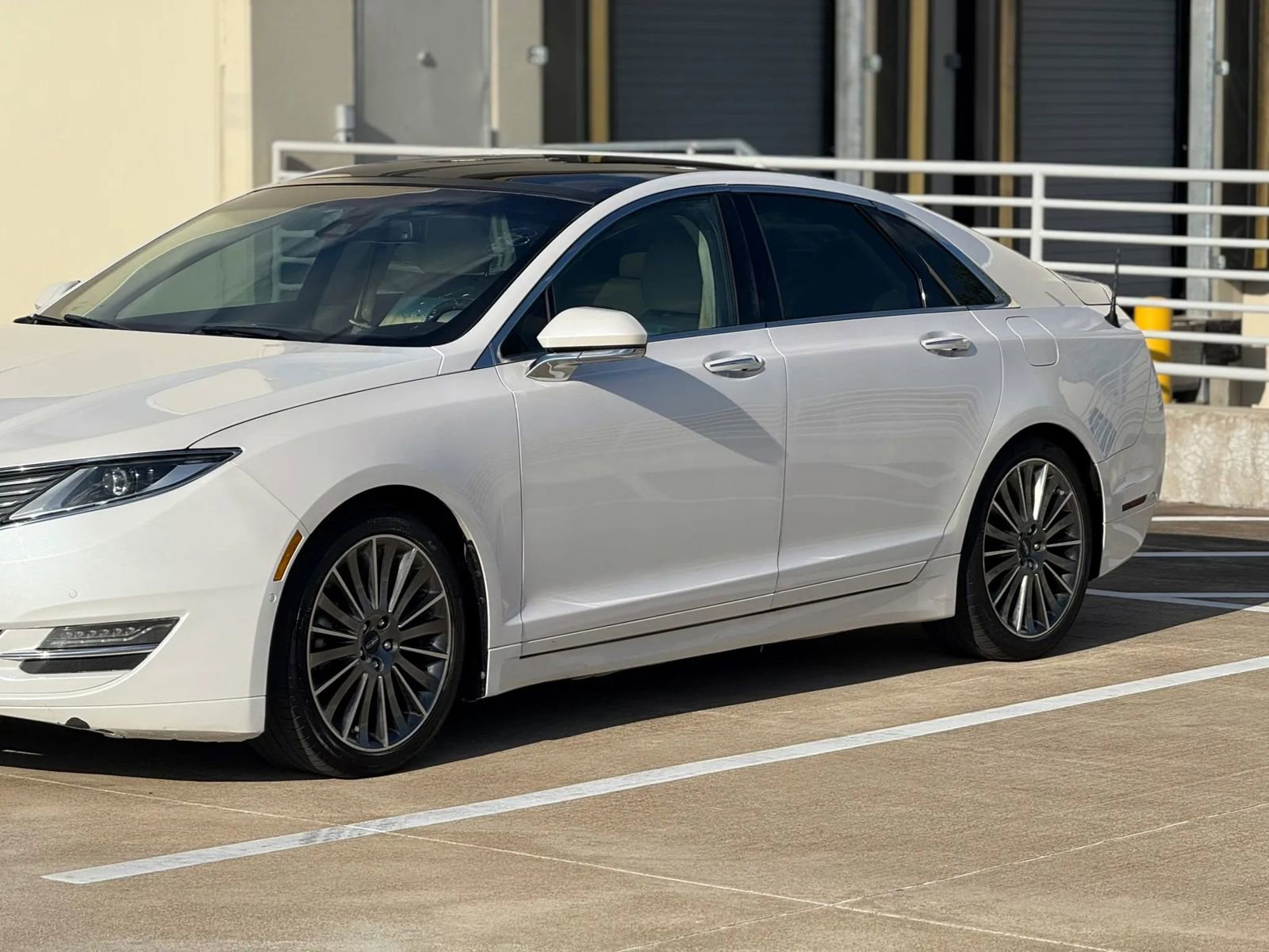 Used 2013 Lincoln MKZ Hybrid image 4