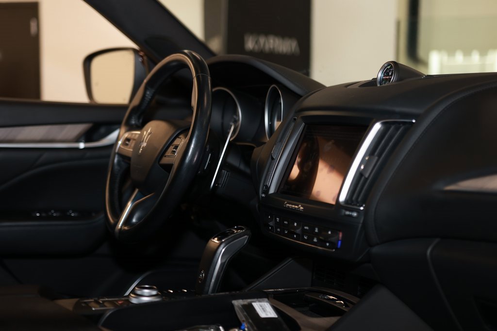 Used 2019 Maserati Levante GranLusso image 18