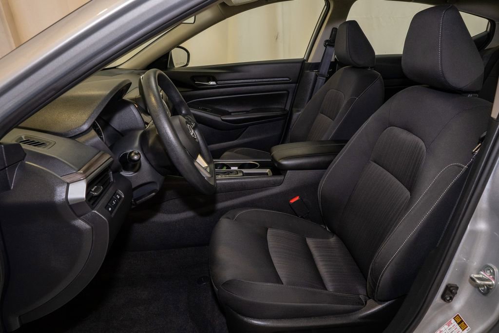 Used 2024 Nissan Altima 2.5 SV image 9