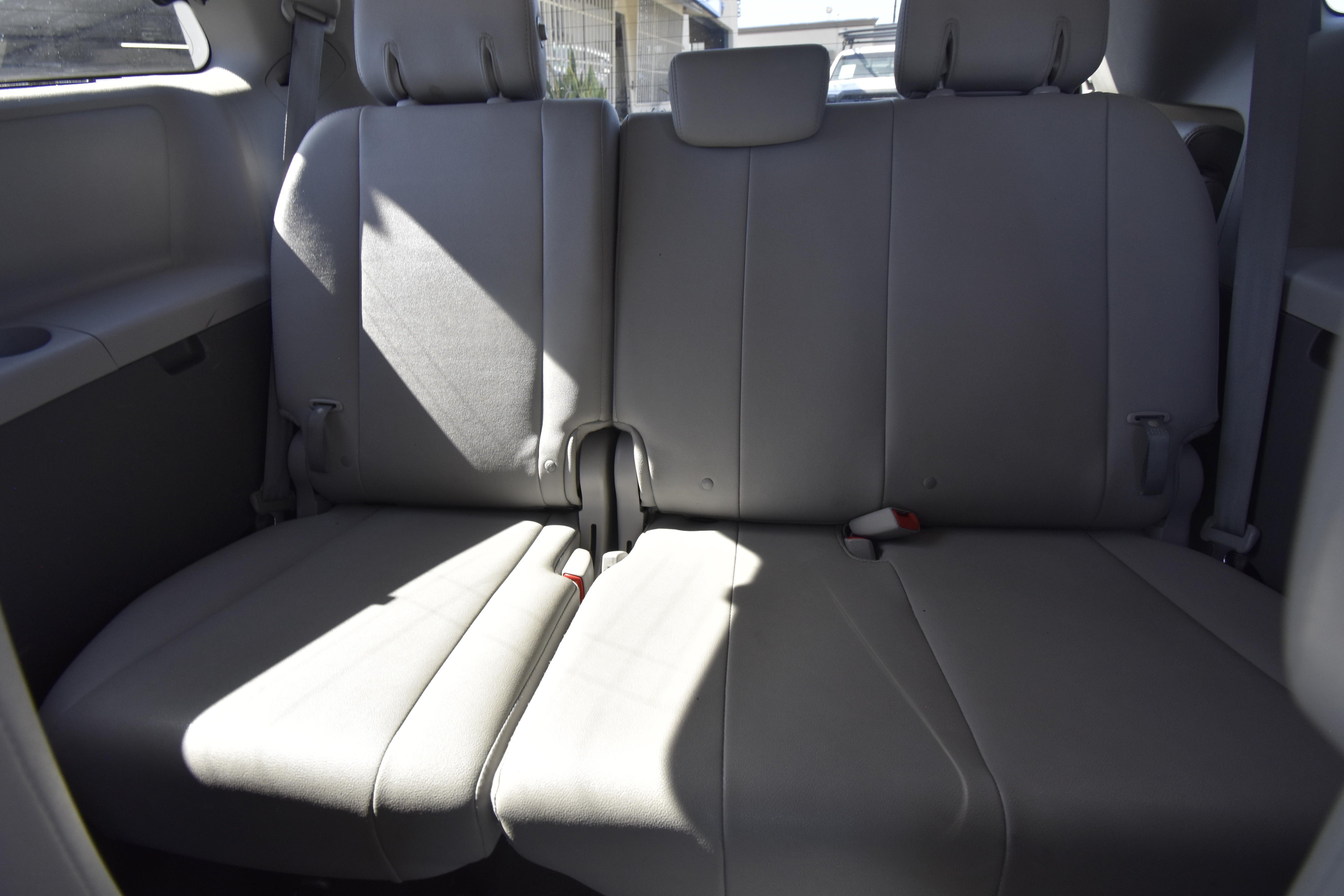 Used 2017 Toyota Sienna XLE FWD image 11