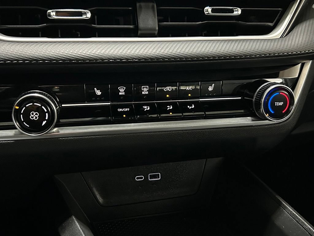 Used 2025 Chevrolet Equinox LT FWD image 22