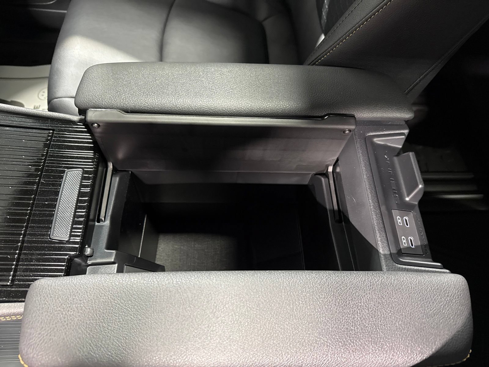 New 2026 Toyota Sienna XLE Woodland Edition AWD/4WD image 37