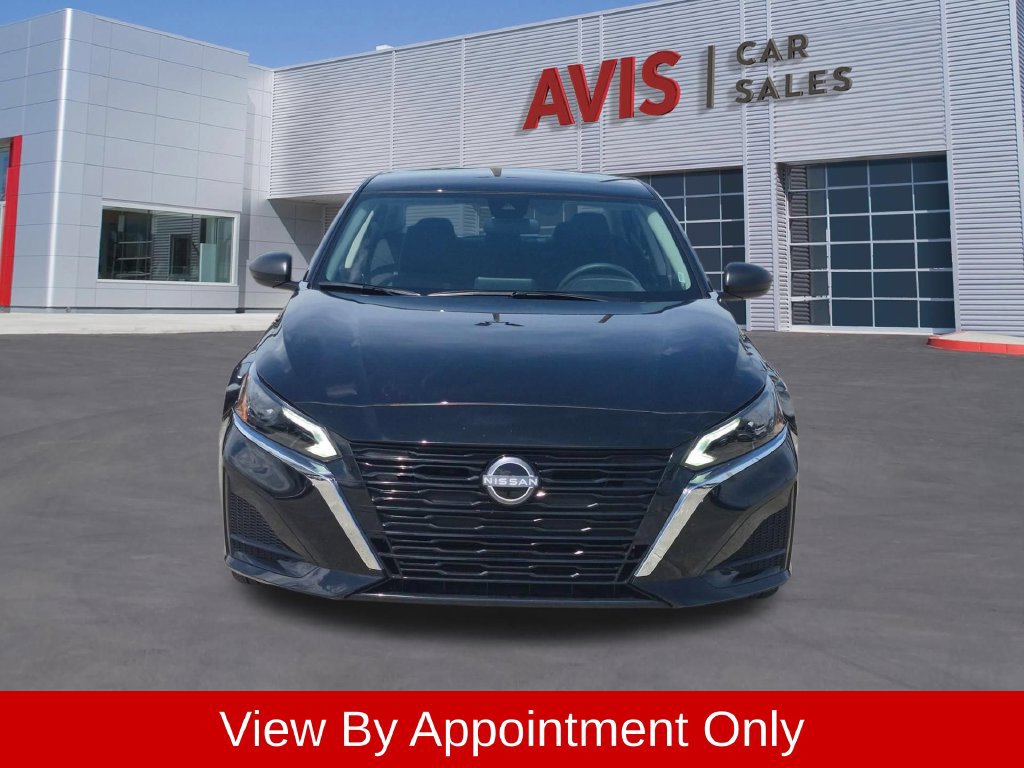 Used 2025 Nissan Altima 2.5 SV FWD image 2