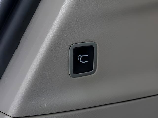 Used 2023 Chrysler Pacifica Limited image 28