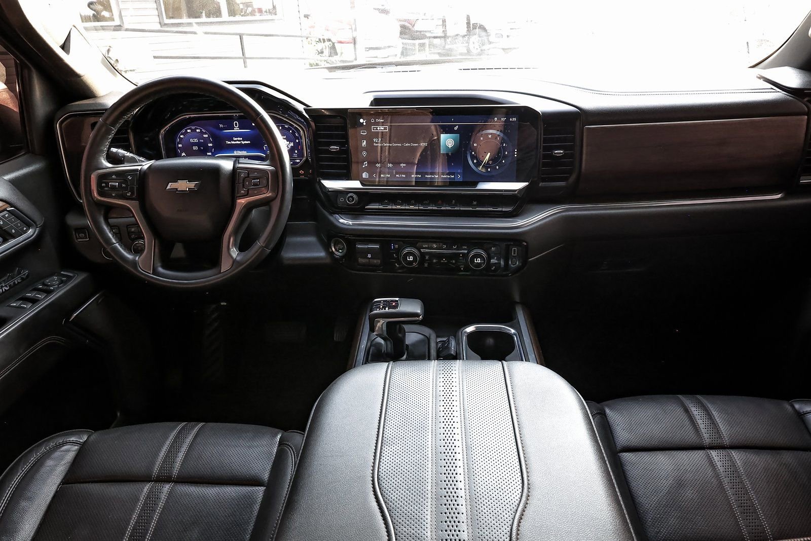 Used 2023 Chevrolet Silverado 1500 High Country image 21