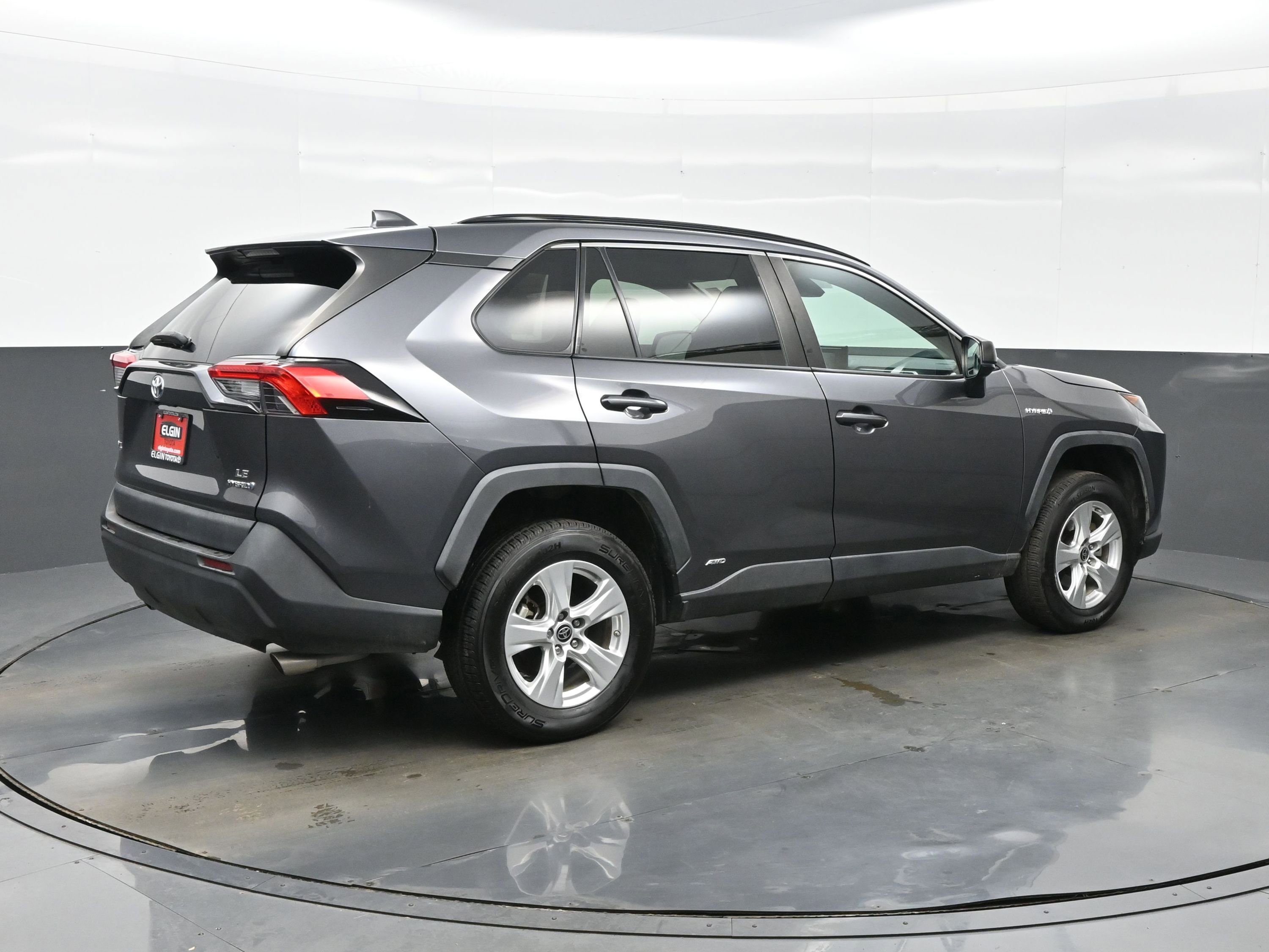 Used 2021 Toyota RAV4 LE AWD/4WD image 6