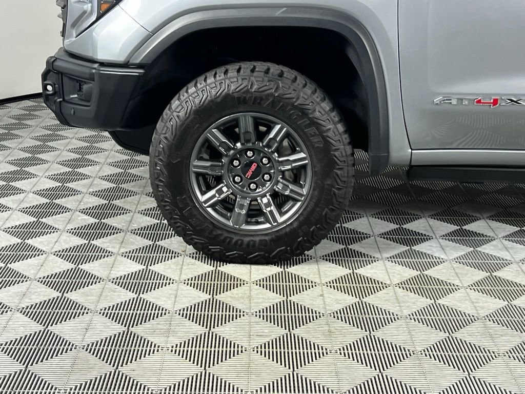 Used 2024 GMC Sierra 1500 AT4X image 10