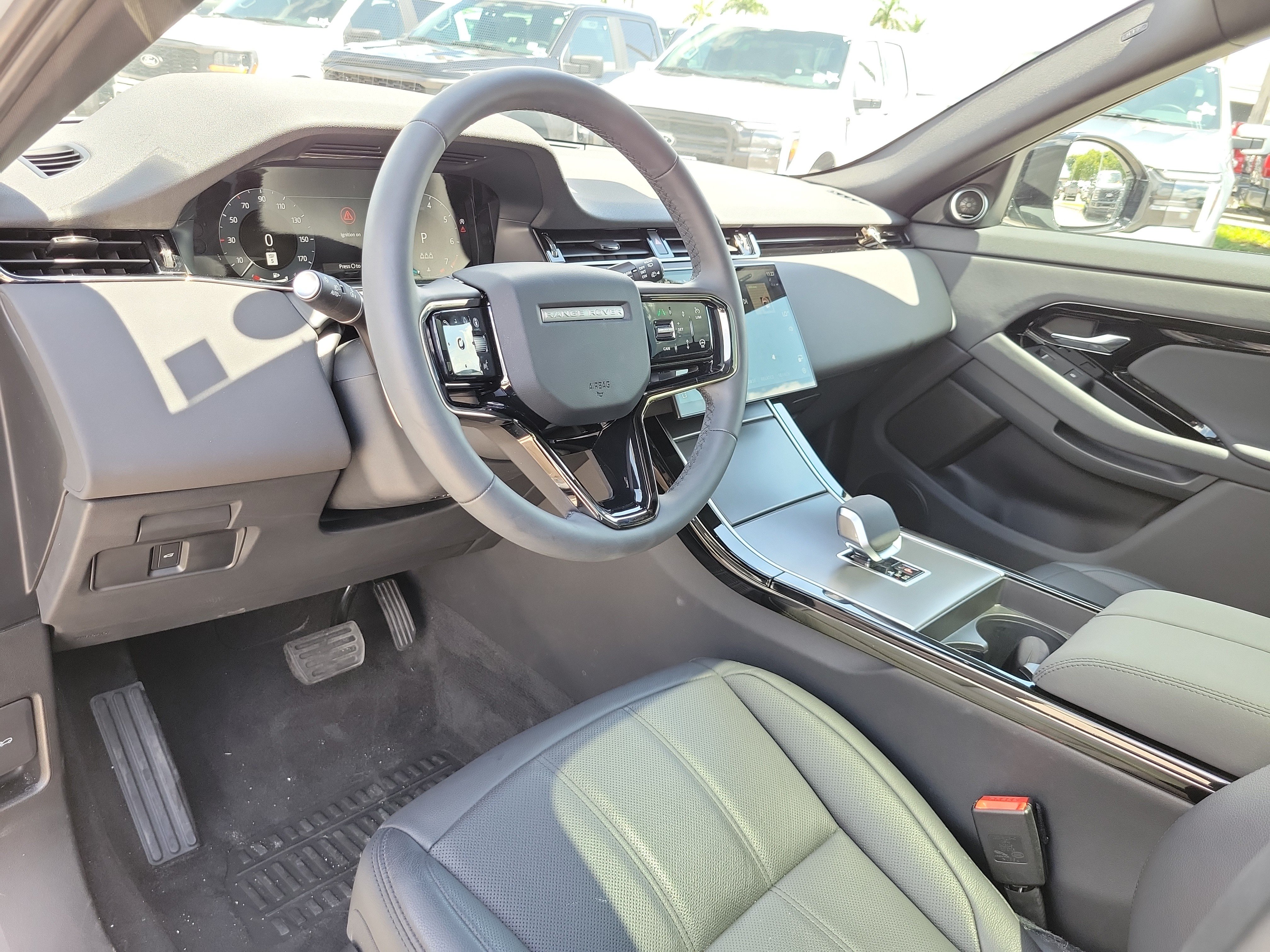 Used 2026 Land Rover Range Rover Evoque S AWD/4WD image 9