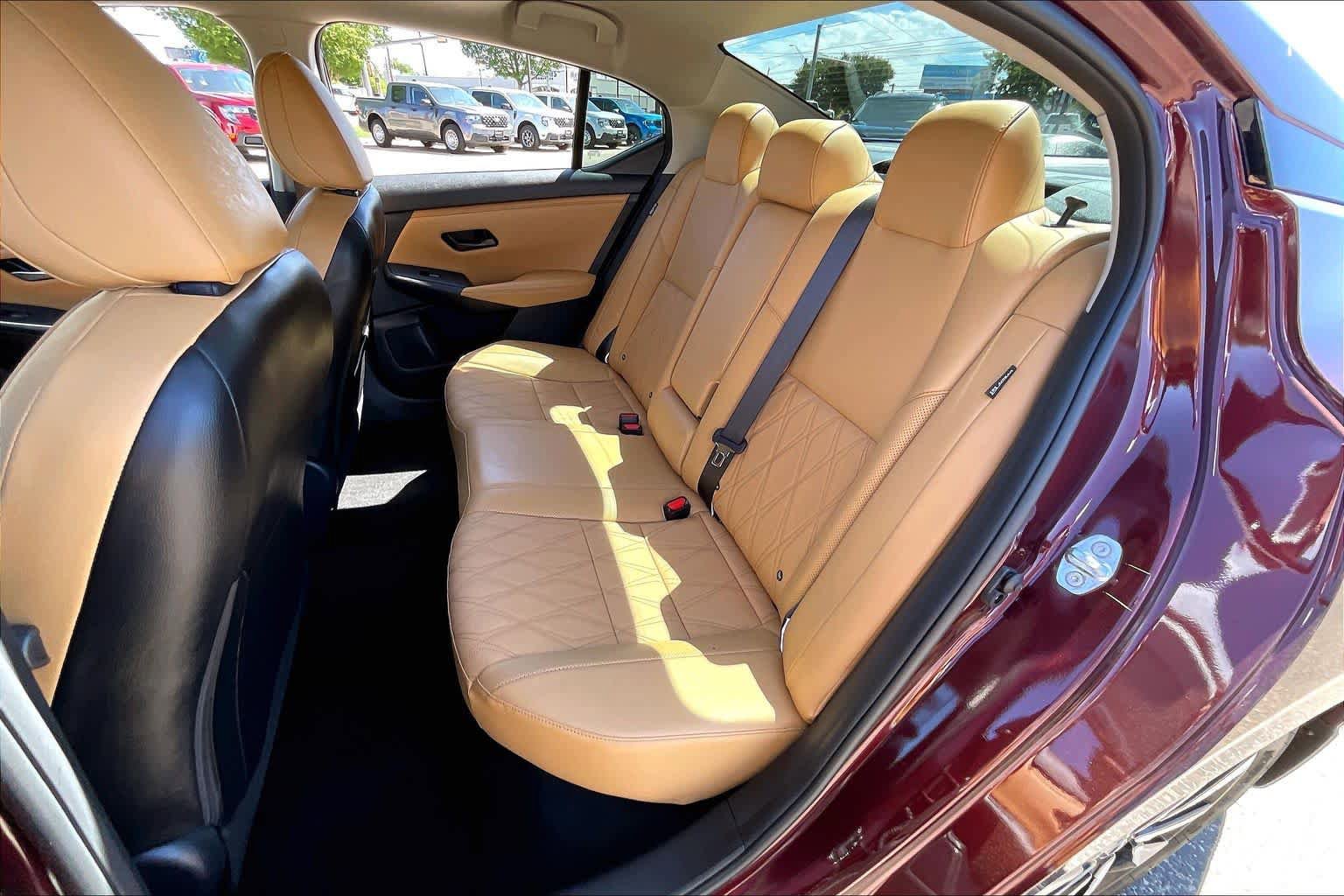 Used 2025 Nissan Sentra SV w/ SV Premium Package FWD image 21