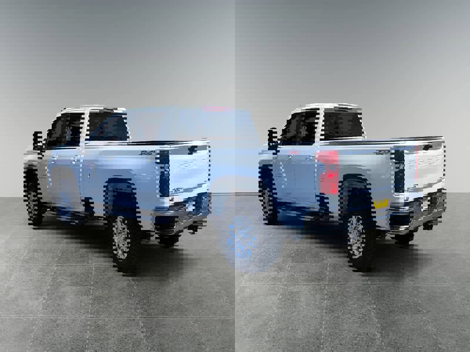 Used 2024 Chevrolet Silverado 3500 LT AWD/4WD image 3