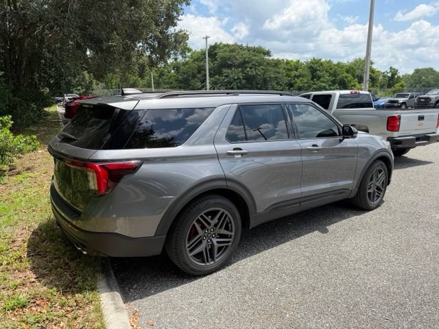 Used 2025 Ford Explorer ST AWD/4WD image 8