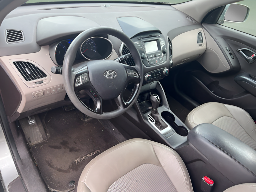 Used 2015 Hyundai Tucson GLS w/ Option Group 02 AWD/4WD image 16