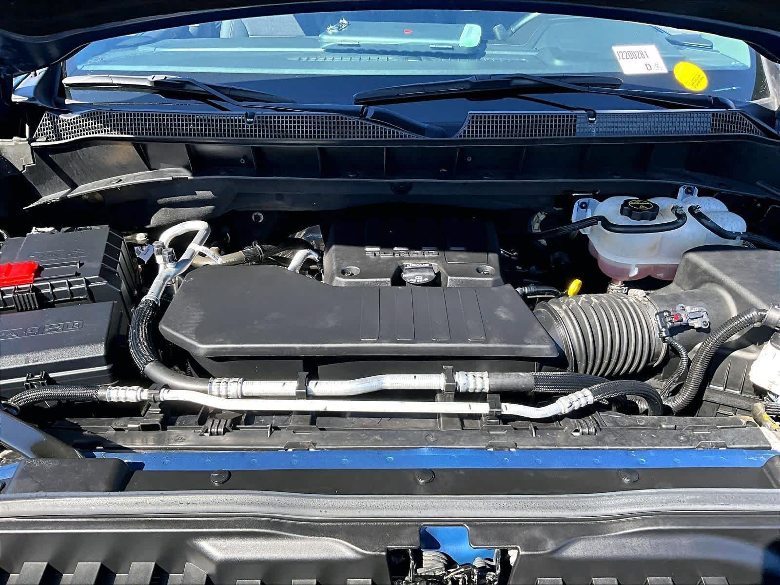 Used 2024 Chevrolet Silverado 1500 LT AWD/4WD image 30