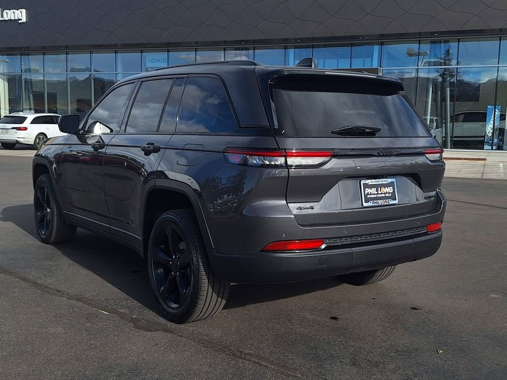 Used 2024 Jeep Grand Cherokee Limited w/ Black Appearance Package image 5