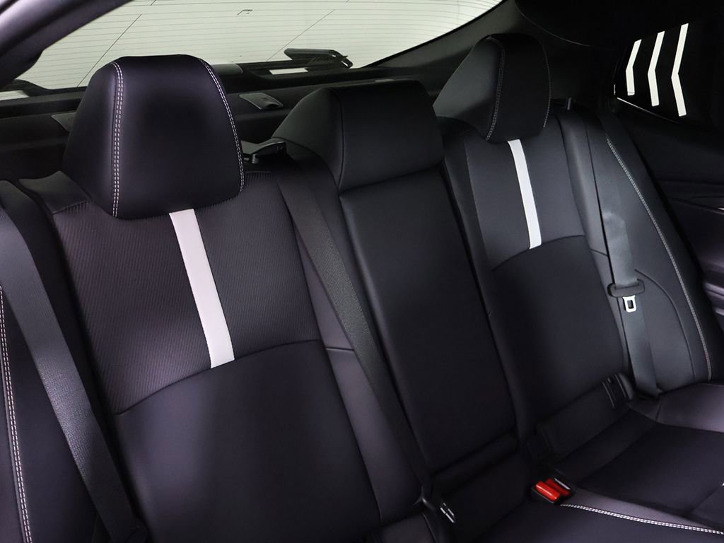 Used 2025 Toyota Camry SE FWD image 34