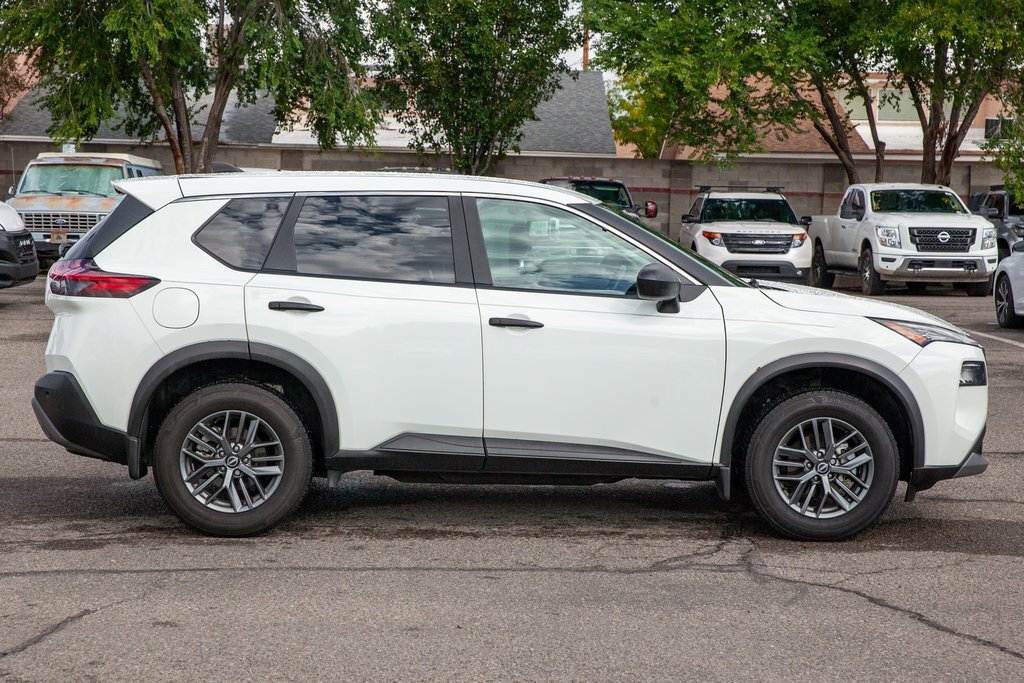 Used 2023 Nissan Rogue S image 4