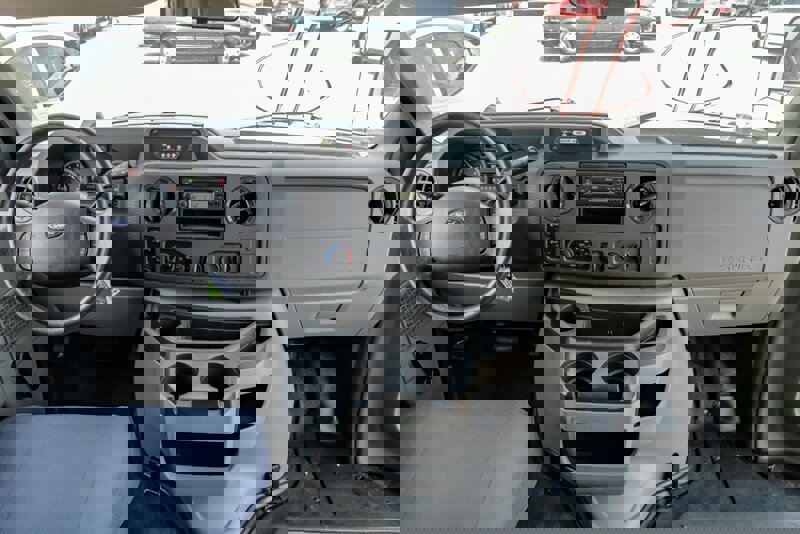 Used 2014 Ford E-350 and Econoline 350 Super Duty image 15