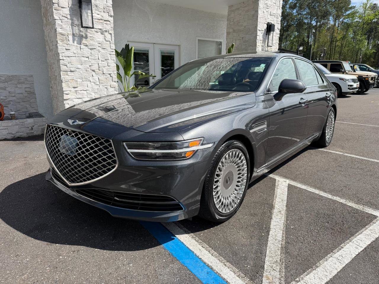 Used 2020 Genesis G90 3.3T Premium image 3