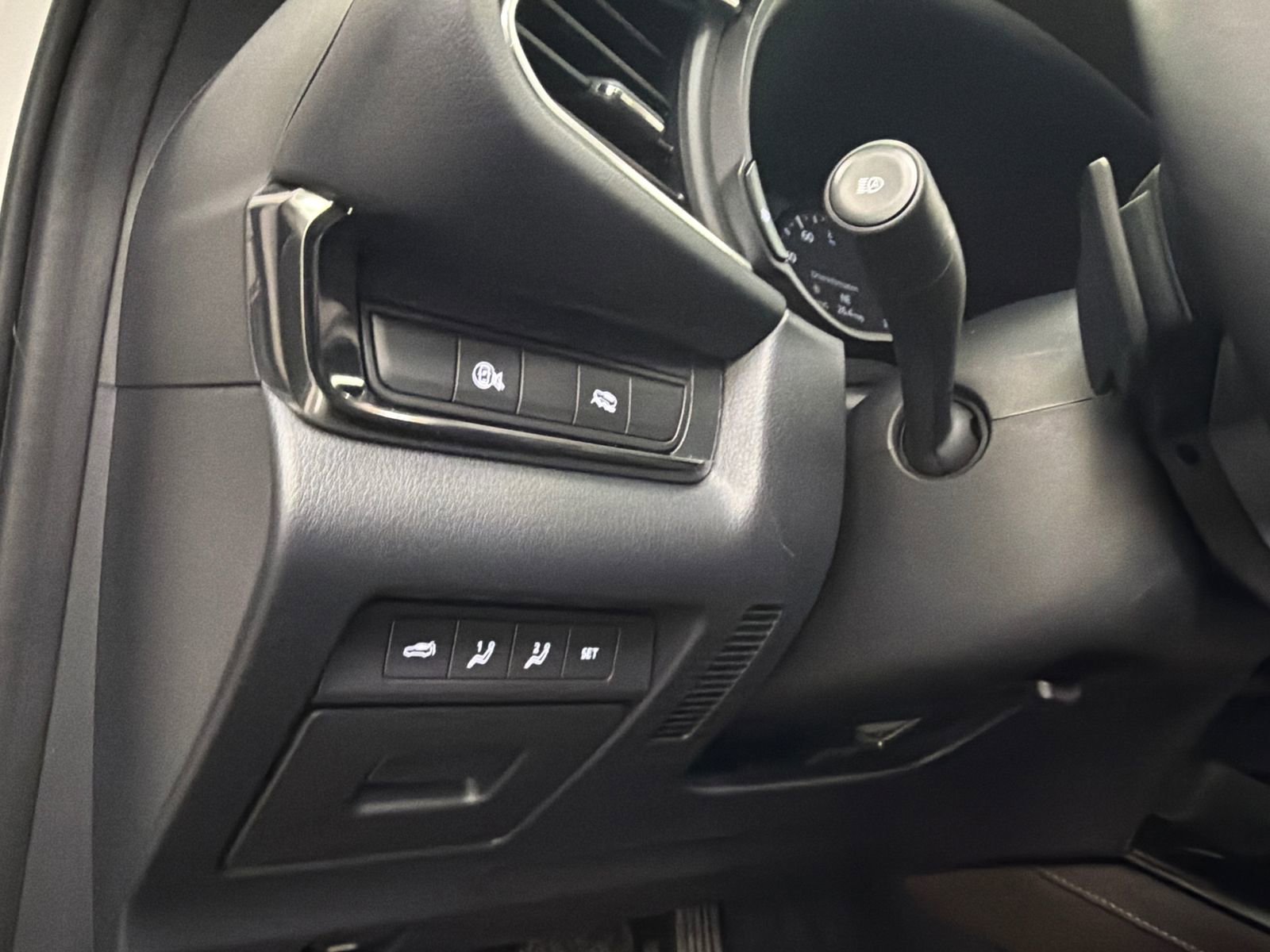 Certified 2025 MAZDA CX-30 AWD 2.5 S w/ Premium Package image 32