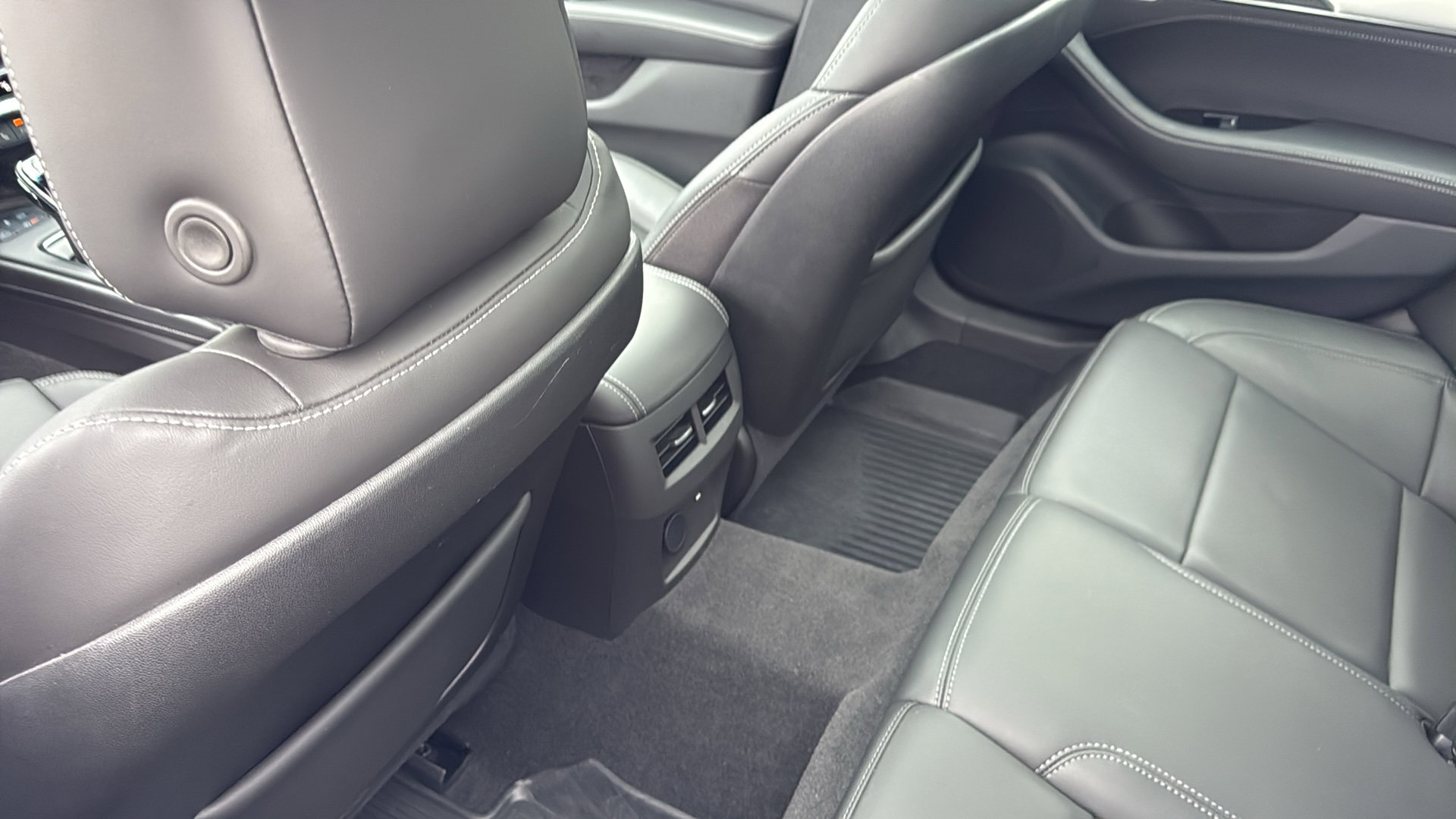 Certified 2024 Cadillac CT5 Luxury w/ Sun And Sound Package image 31