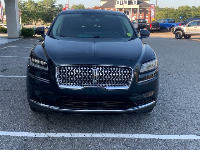Used 2023 Lincoln Nautilus AWD w/ Premium Package image 2