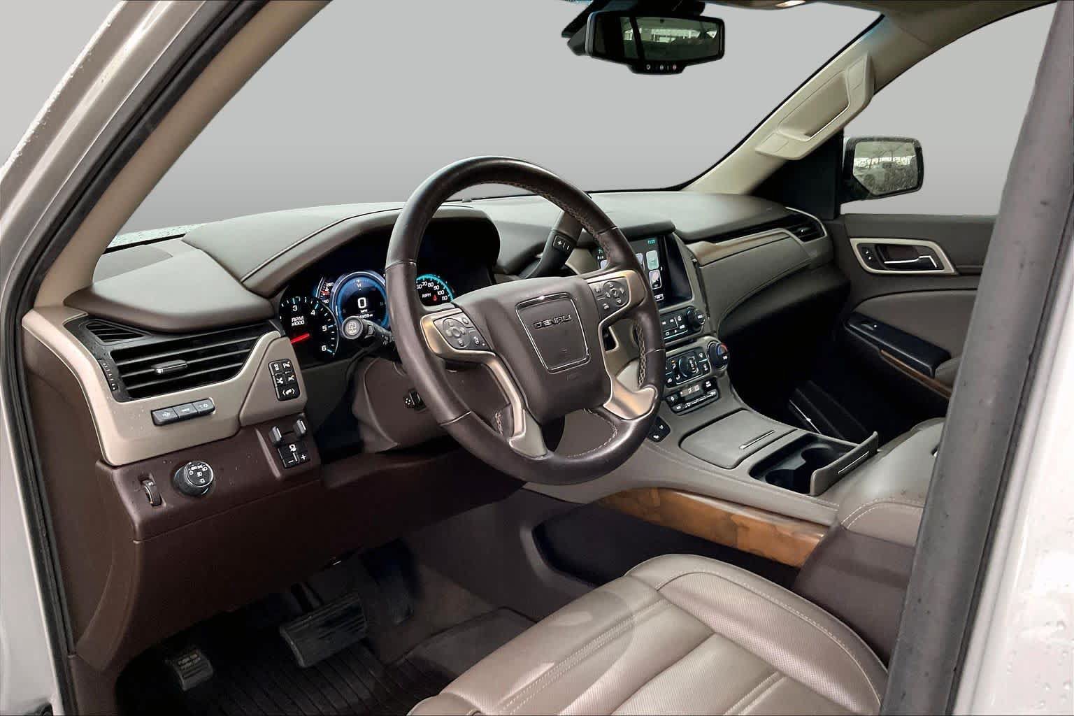Used 2020 GMC Yukon Denali w/ Denali Ultimate Package RWD image 18