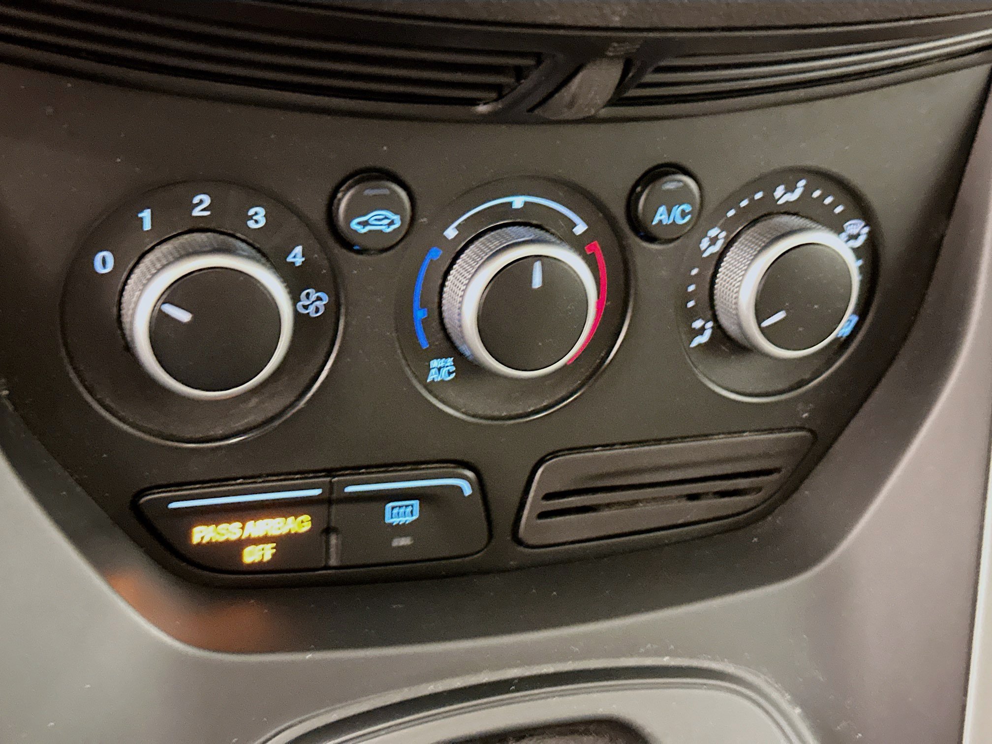Used 2015 Ford Escape SE AWD/4WD image 23