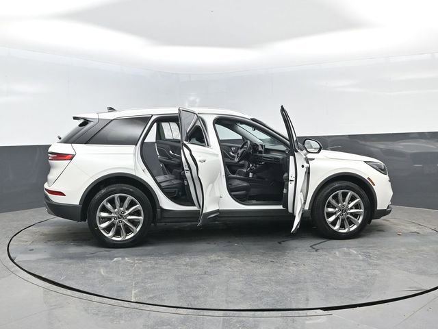 Used 2022 Lincoln Corsair AWD w/ Premium Package image 28