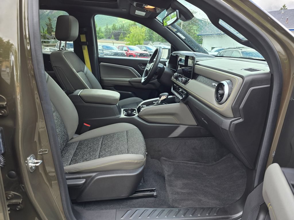 Used 2024 Chevrolet Colorado ZR2 AWD/4WD image 12