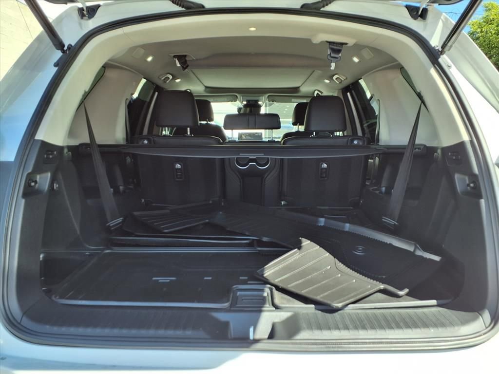 Used 2024 Honda Pilot Touring image 10