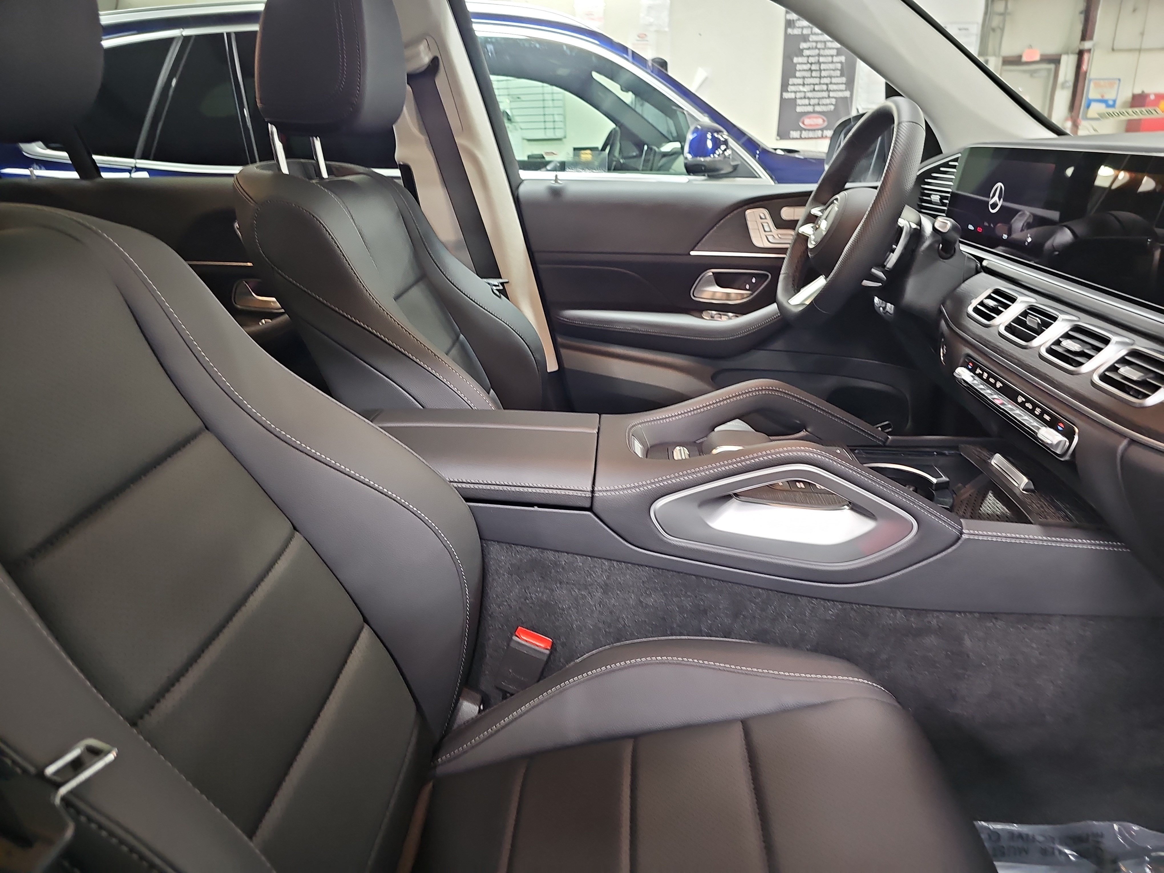 New 2026 Mercedes-Benz GLS 450 4MATIC image 10