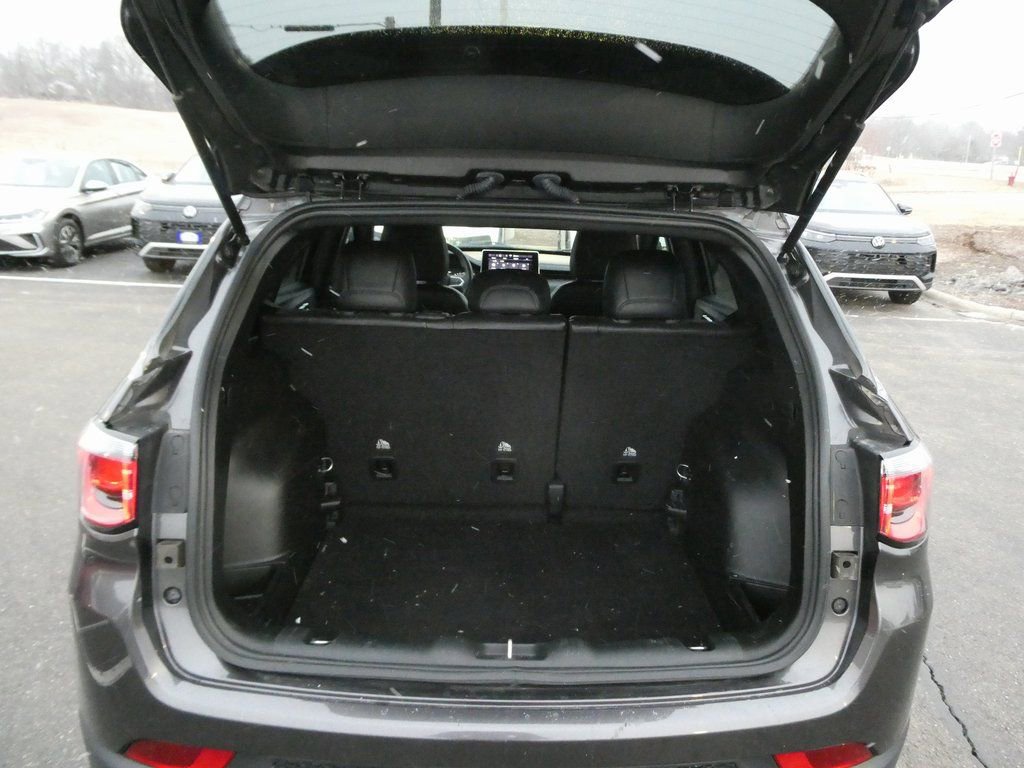 Used 2023 Jeep Compass Altitude AWD/4WD image 23