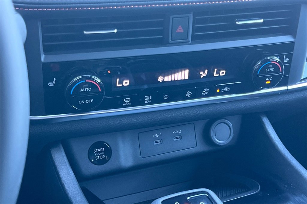 Used 2025 Nissan Rogue SV image 22