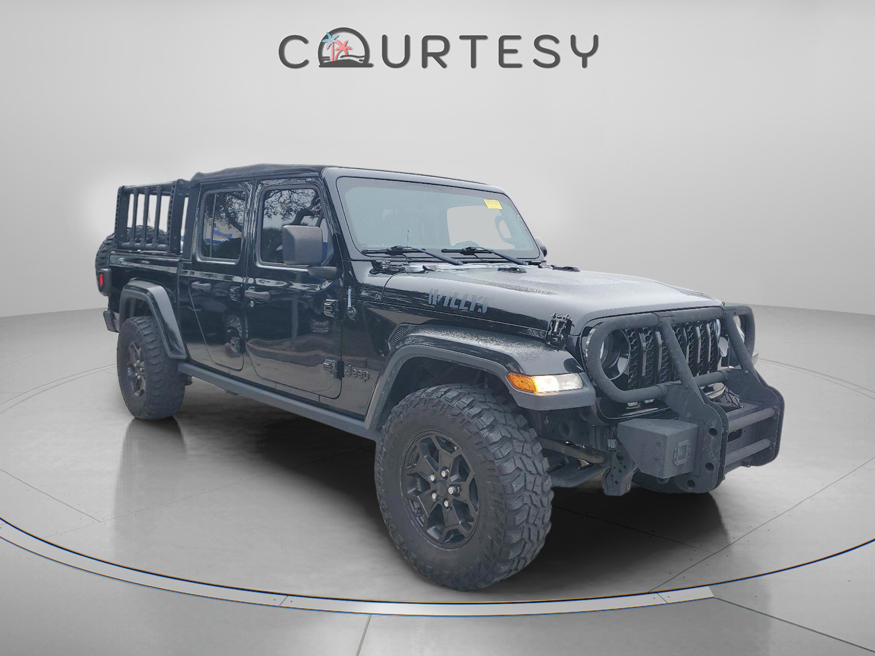Used 2021 Jeep Gladiator Willys image 4