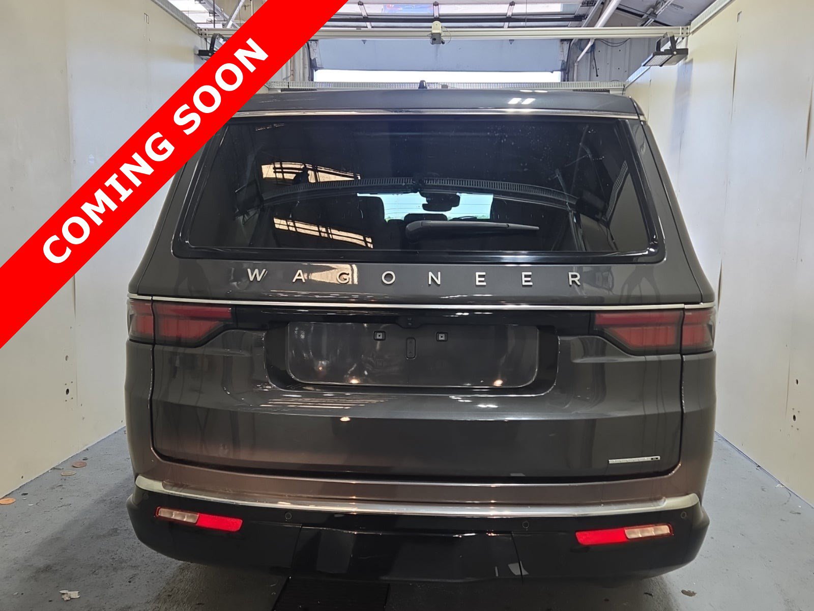 Used 2024 Jeep Wagoneer L Series II w/ Flexible Seating Group AWD/4WD image 5