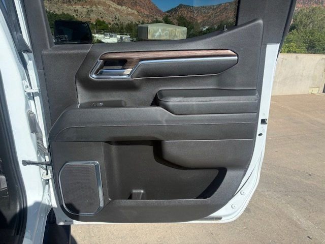 Used 2024 Chevrolet Silverado 1500 LT Trail Boss w/ Protection Package AWD/4WD image 17