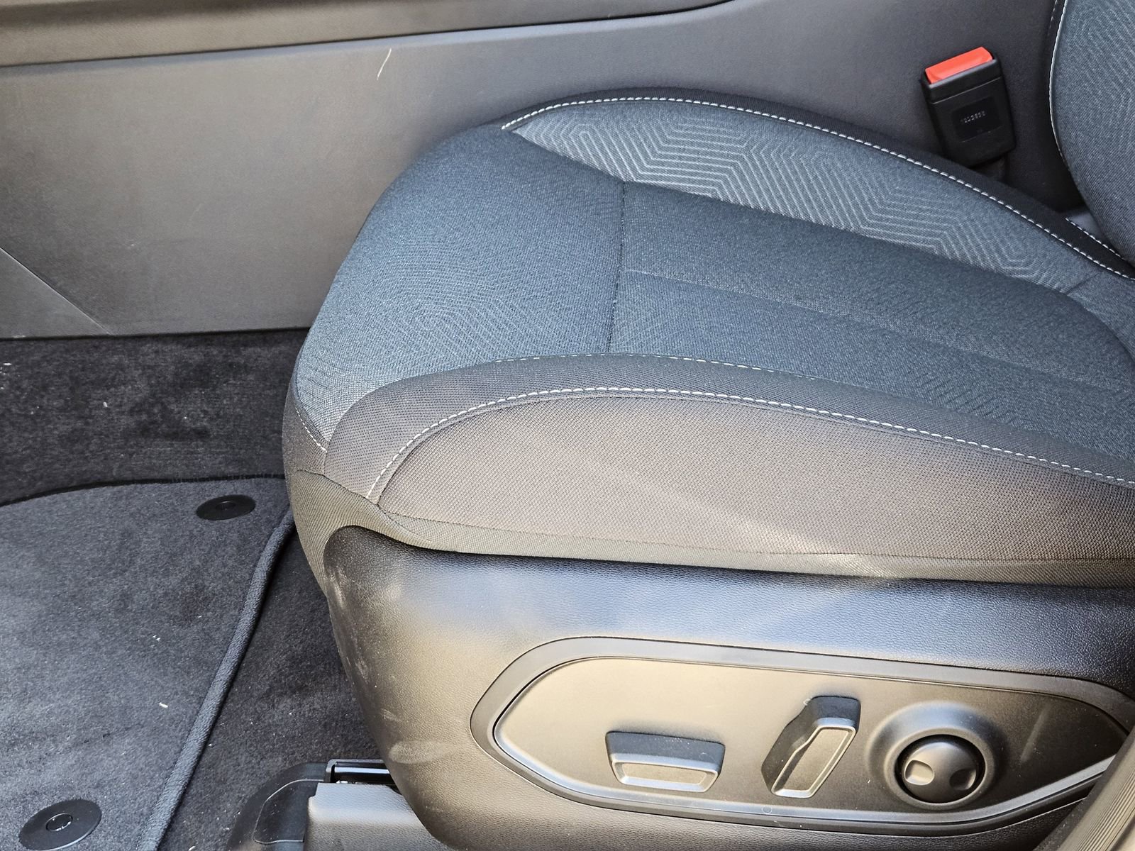 New 2026 Jeep Cherokee Laredo image 25