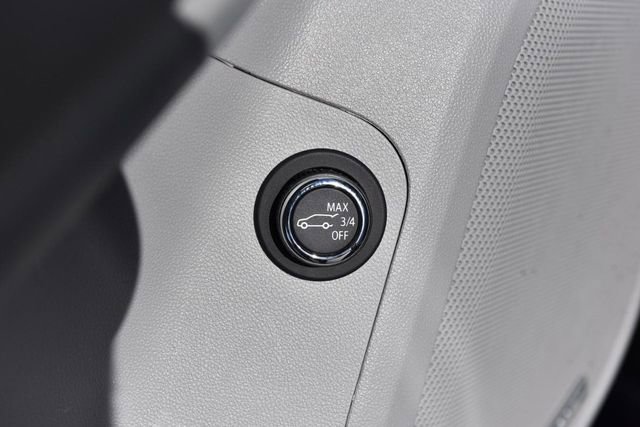 Used 2023 GMC Acadia SLT image 9