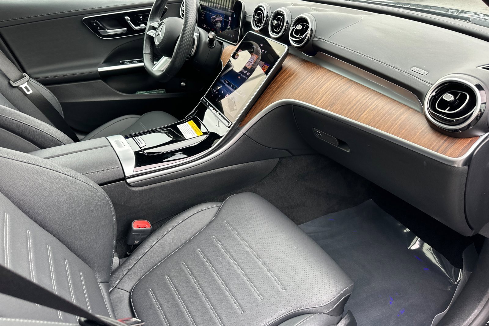 Certified 2025 Mercedes-Benz C 300 Sedan image 17