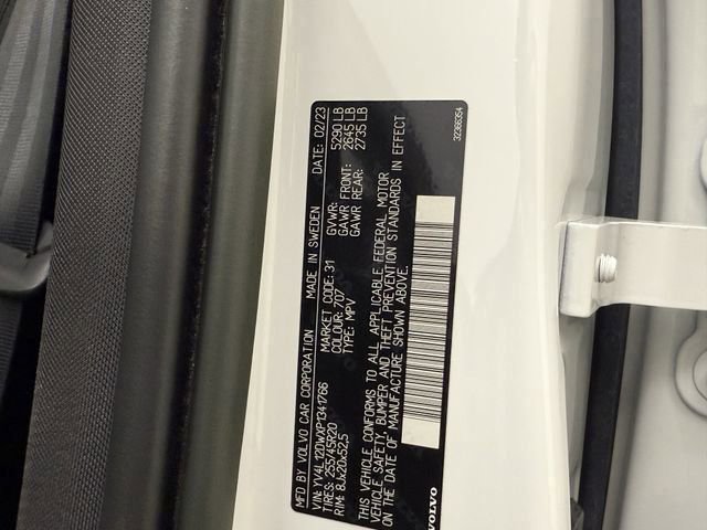 Certified 2023 Volvo XC60 B5 Plus w/ Climate Package image 28