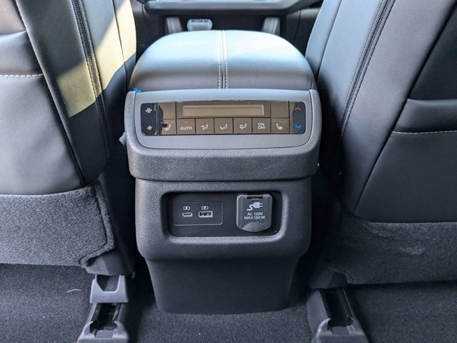 New 2025 Nissan Pathfinder Platinum image 16