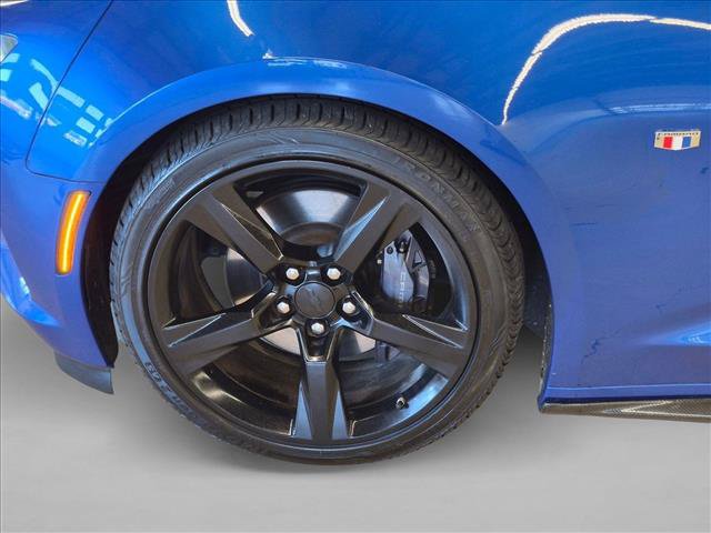 Used 2018 Chevrolet Camaro SS RWD image 25