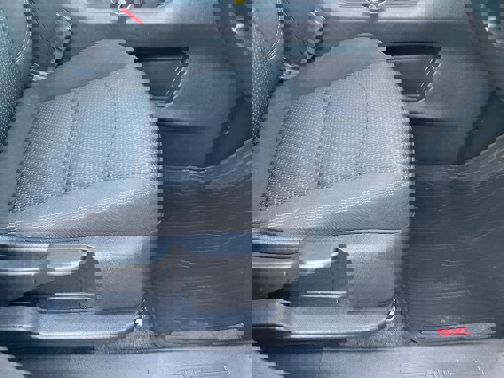 Used 2022 GMC Terrain SLE w/ Elevation Edition image 20