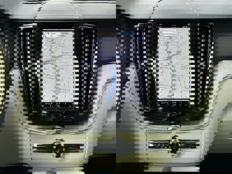 New 2025 Volvo XC60 B5 Plus w/ Protection Package Premier image 11