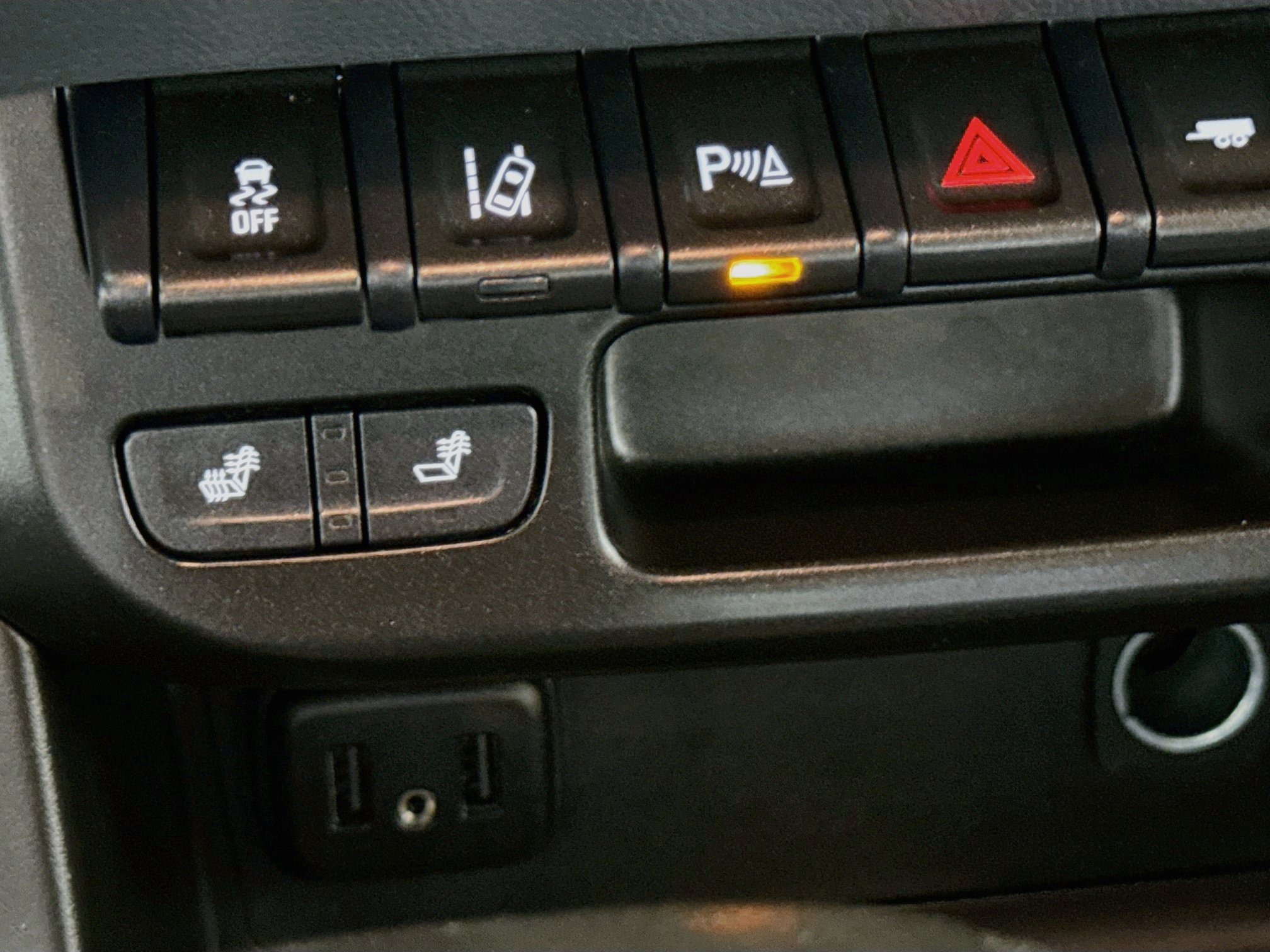 Used 2021 Chevrolet Colorado Z71 w/ Safety Package AWD/4WD image 18