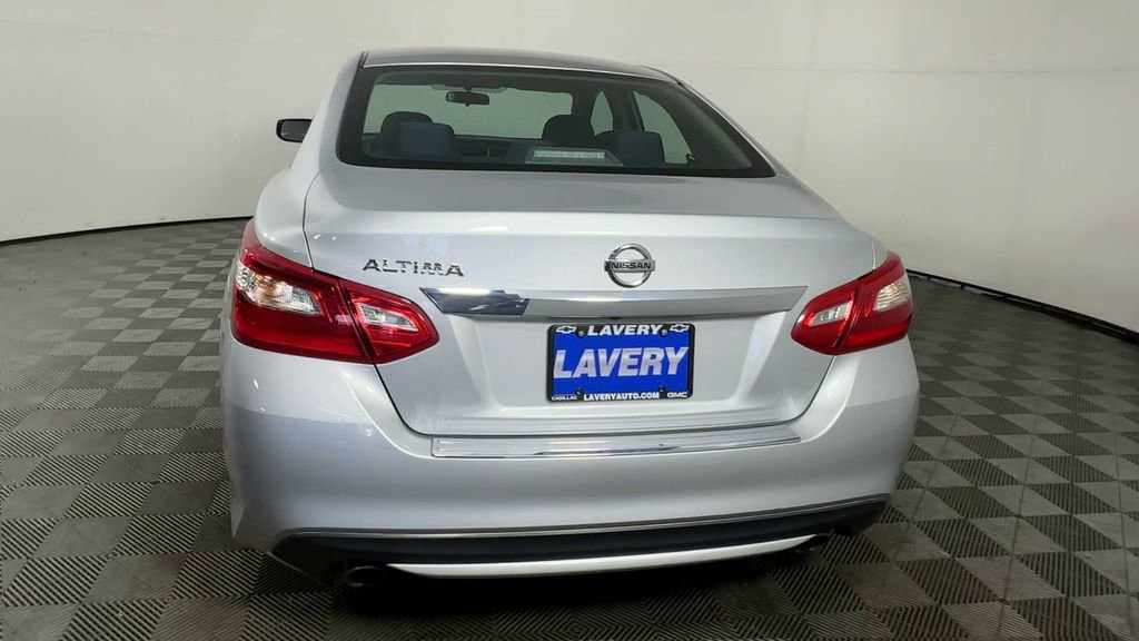 Used 2016 Nissan Altima 2.5 S w/ Power Driver Seat Package FWD image 10