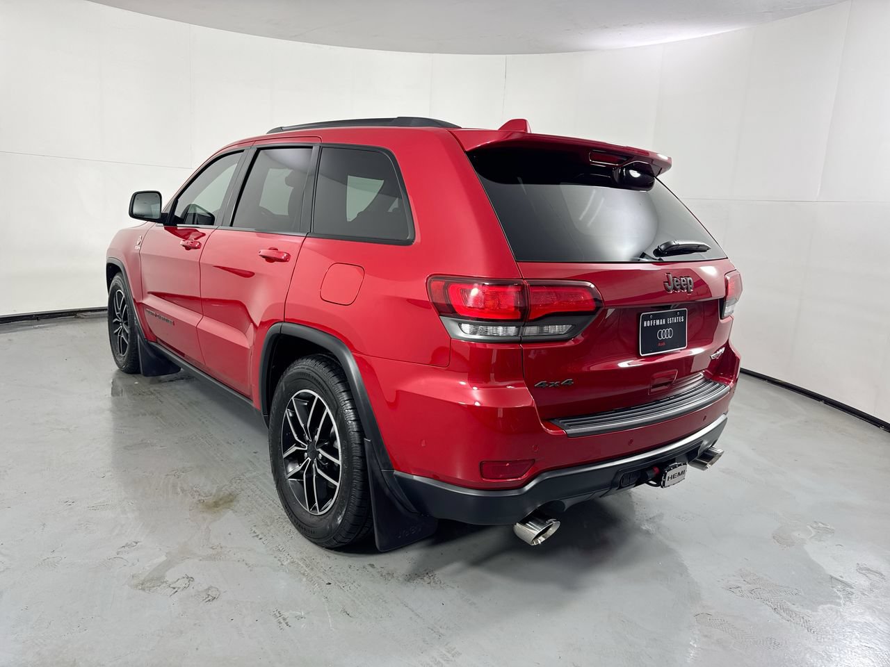 Used 2019 Jeep Grand Cherokee Trailhawk w/ Trailhawk Luxury Group AWD/4WD image 5