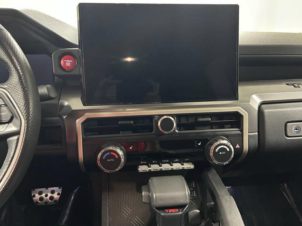 Certified 2025 Toyota Tacoma TRD Sport AWD/4WD image 18