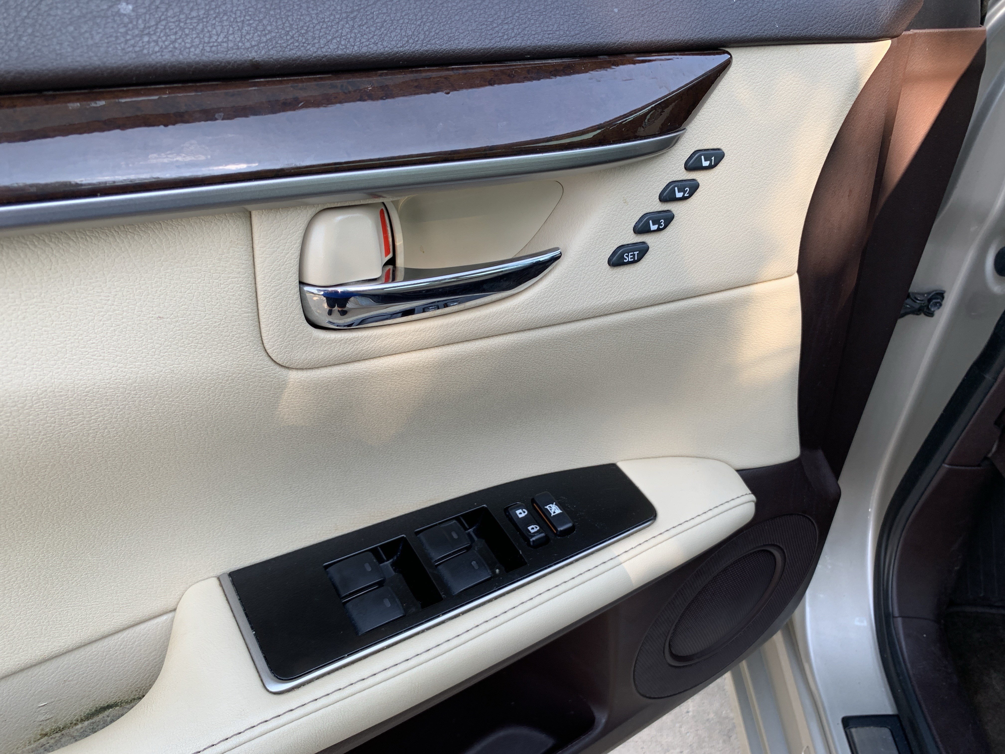 Used 2018 Lexus ES 350 w/ Luxury Package w/Wood Trim FWD image 15