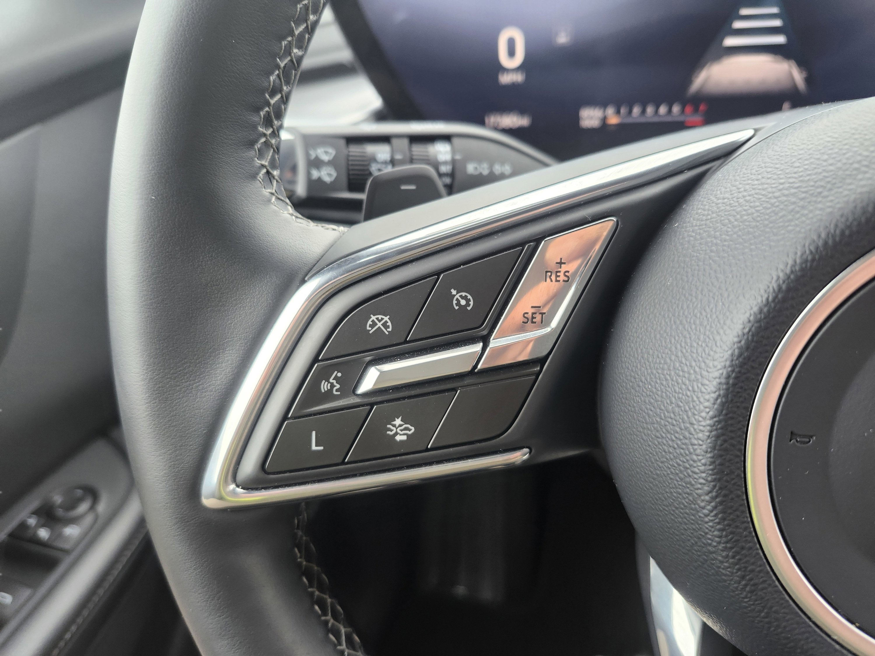 Used 2025 Buick Enclave Preferred image 14